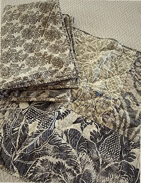 2 Pottery Barn Tessa Patchwork Standard Pillow Shams Quilted Cotton Linen Blend