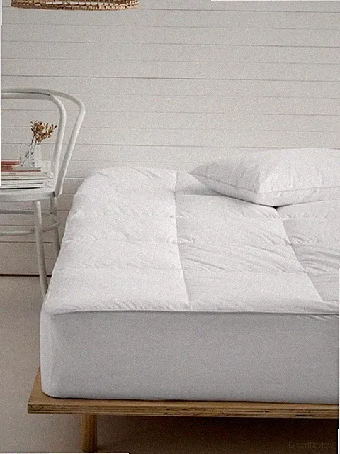Linen House All Seasons 600GSM Mattress Topper (White) - King