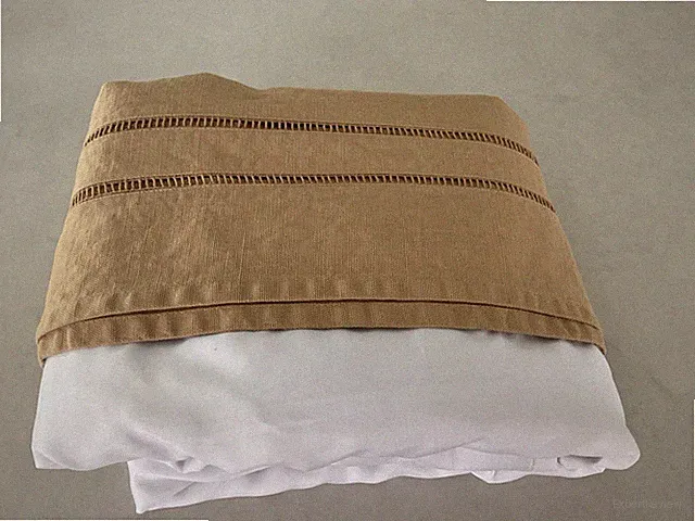 Vtg B. Smith Q BedSkirt Golden Tan Cotton/Linen Blend 15 " Drop.